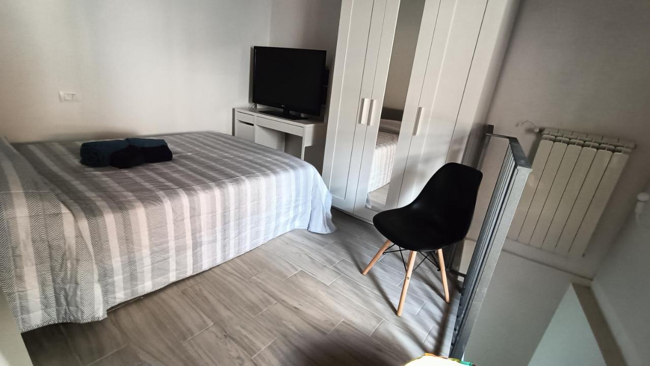 ל'אקווילה Casetta Tipica In Borgo, Indipendente, Ristrutturata מראה חיצוני תמונה