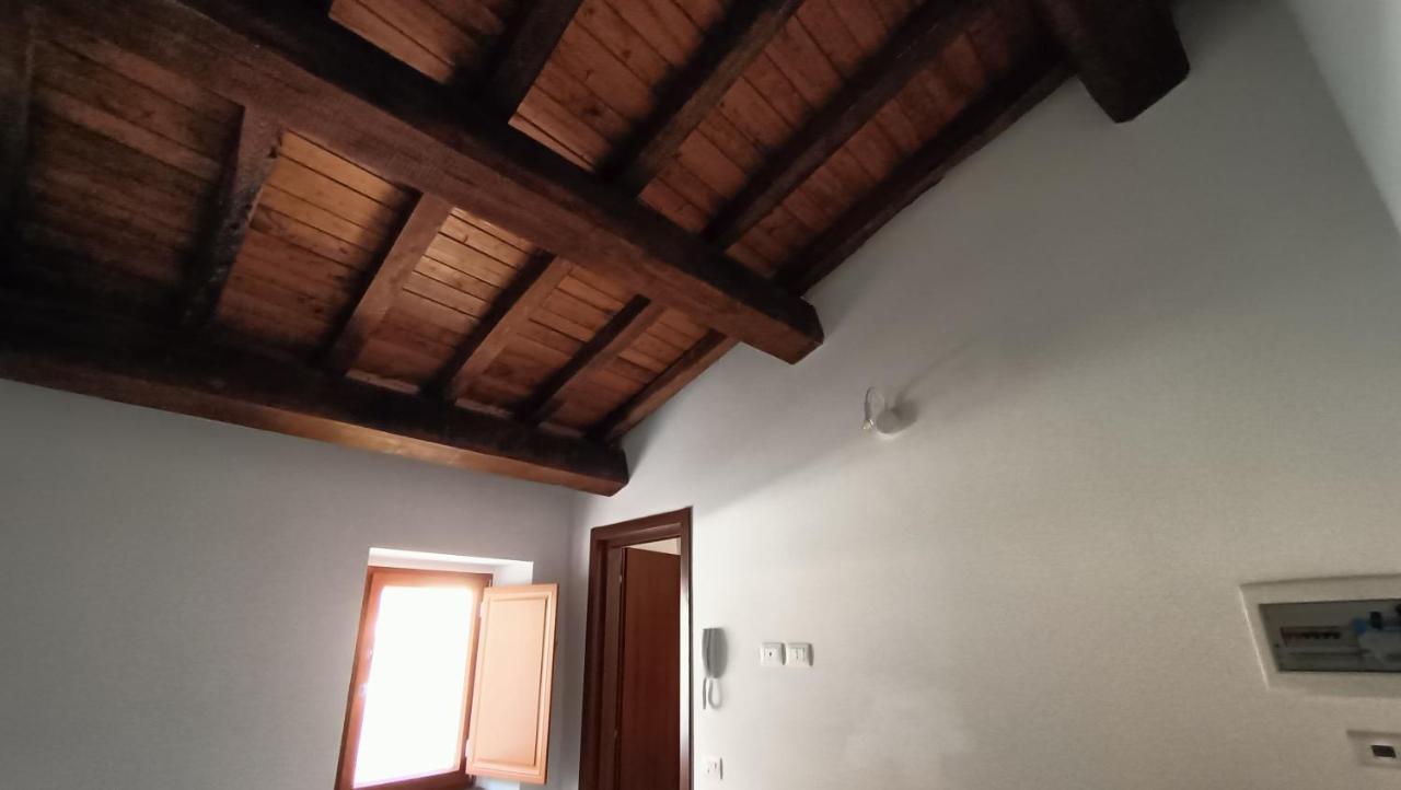 ל'אקווילה Casetta Tipica In Borgo, Indipendente, Ristrutturata מראה חיצוני תמונה